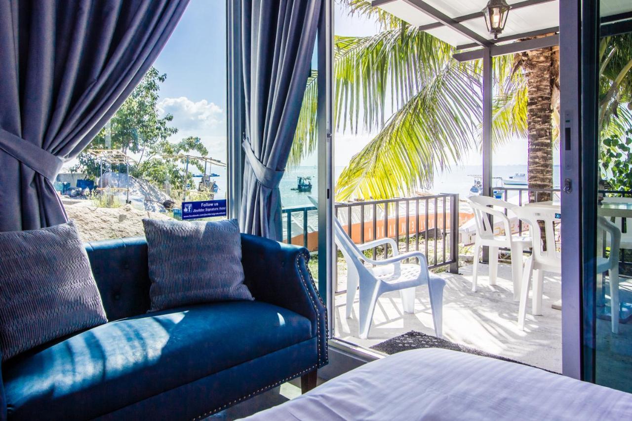 Beachboy Chalet By The Beach Bukit Lada Dış mekan fotoğraf